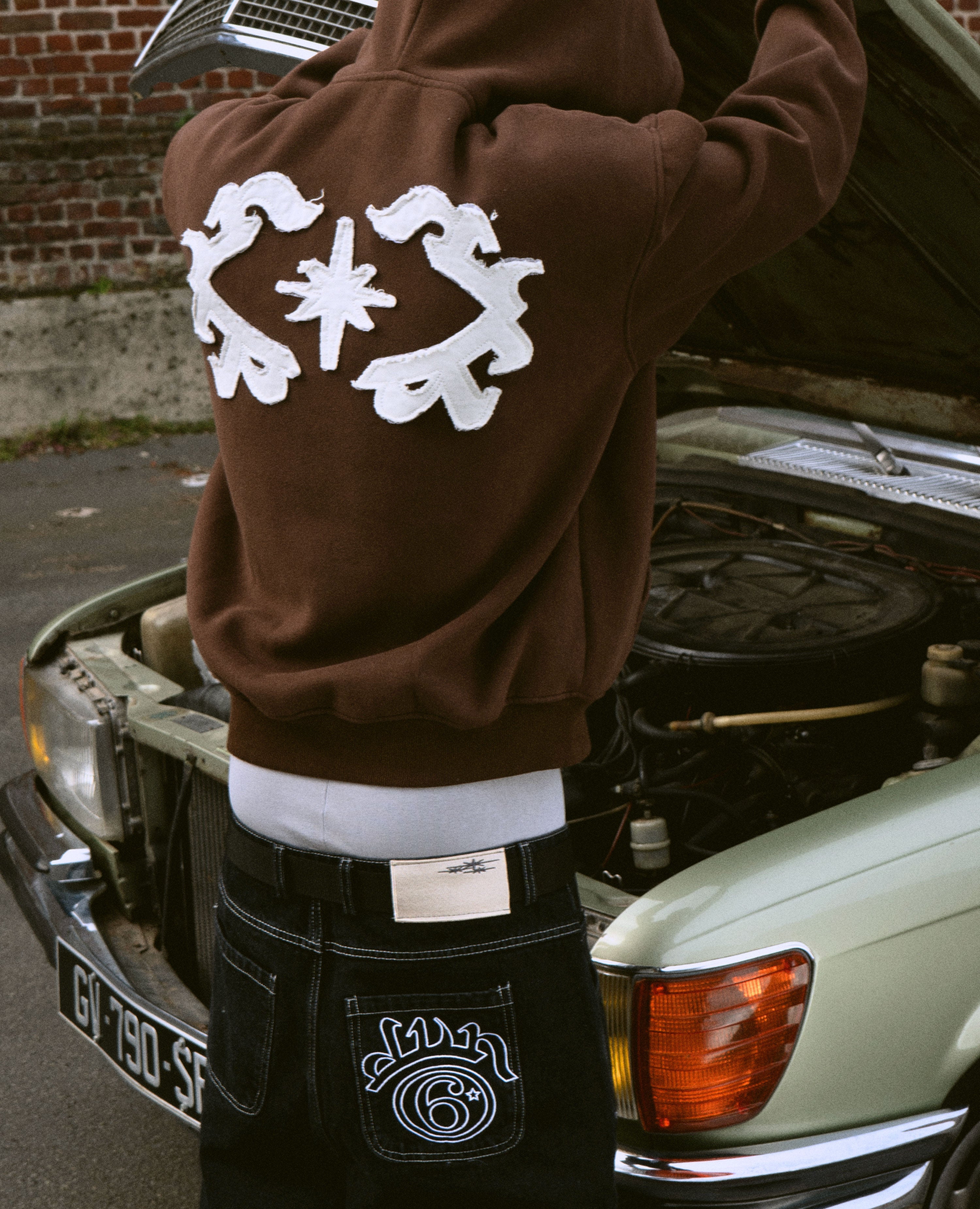 BROWN TORO HOODIE
