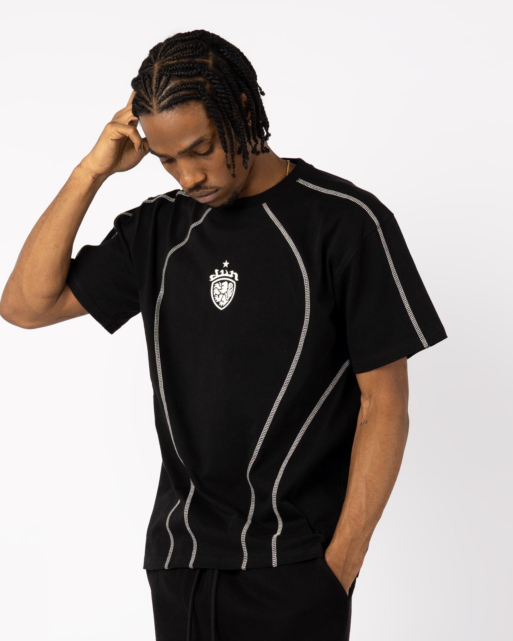 BLACK COAT-OF-ARMS TECH T-SHIRT