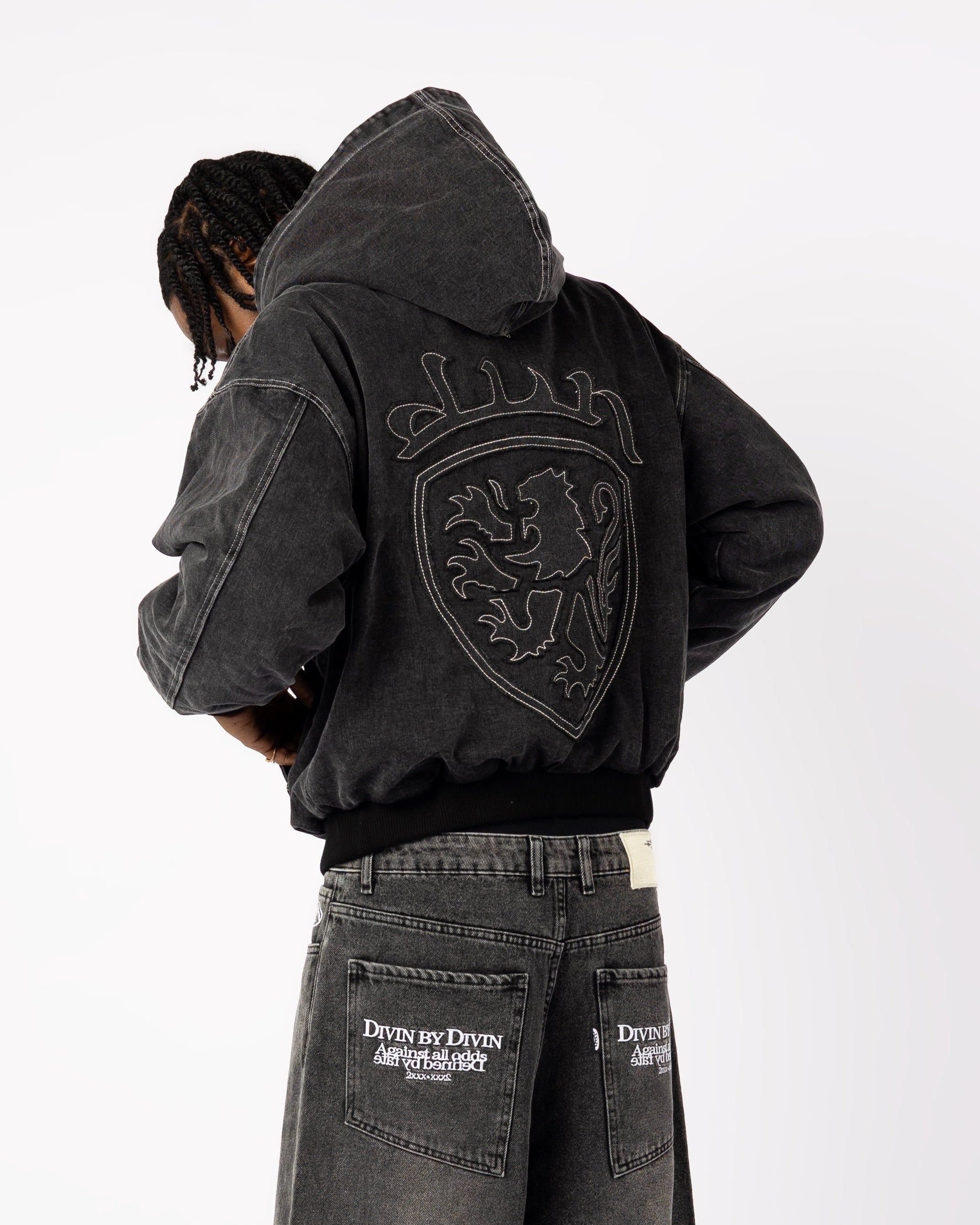 BLACK COAT-OF-ARMS JACKET